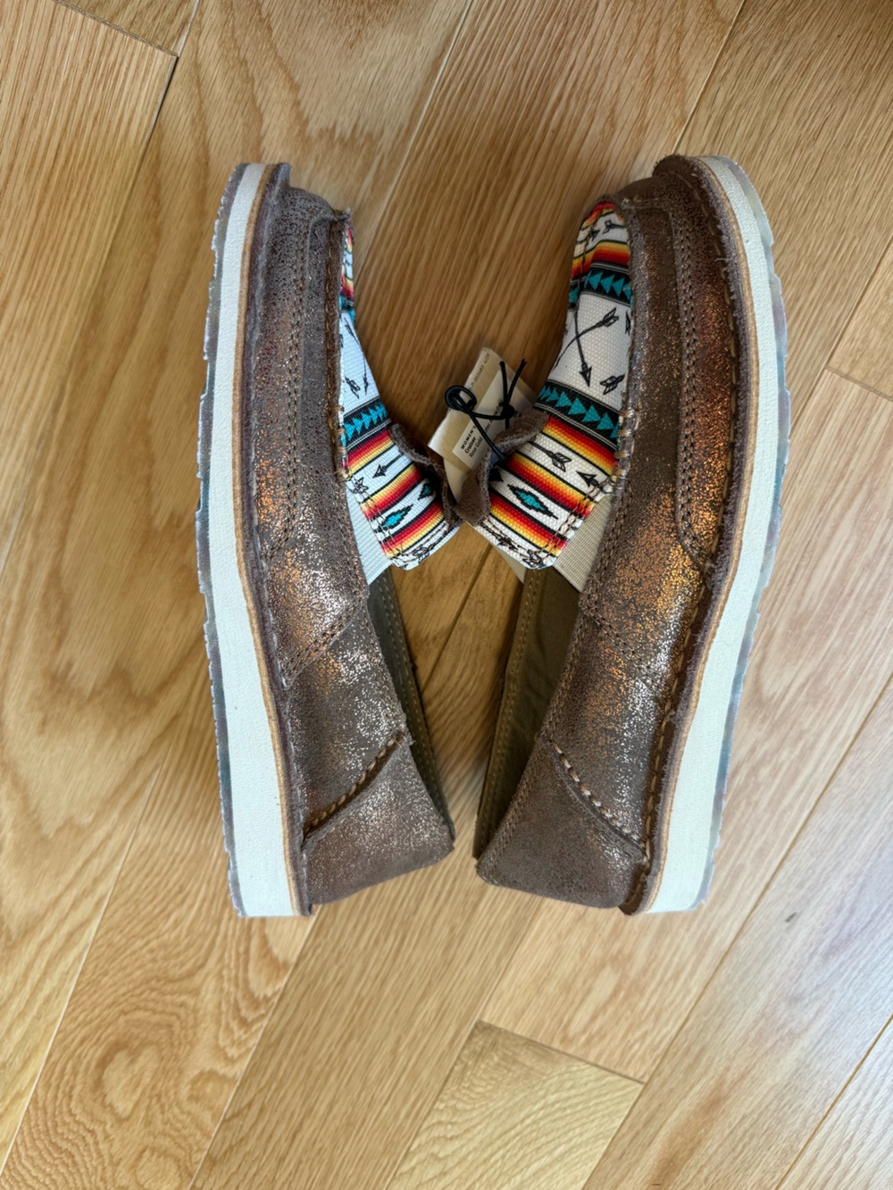 Ariat Women’s Cruiser Slip-On Loafer | Rose Gold Aztec Arrow Print | Size 6 NWT - Picture 7 of 7